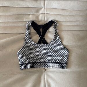 Lululemon sports bra